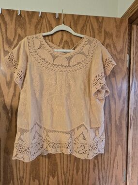 Democracy Peach Lace-Trim Flutter Sleeve Blouse